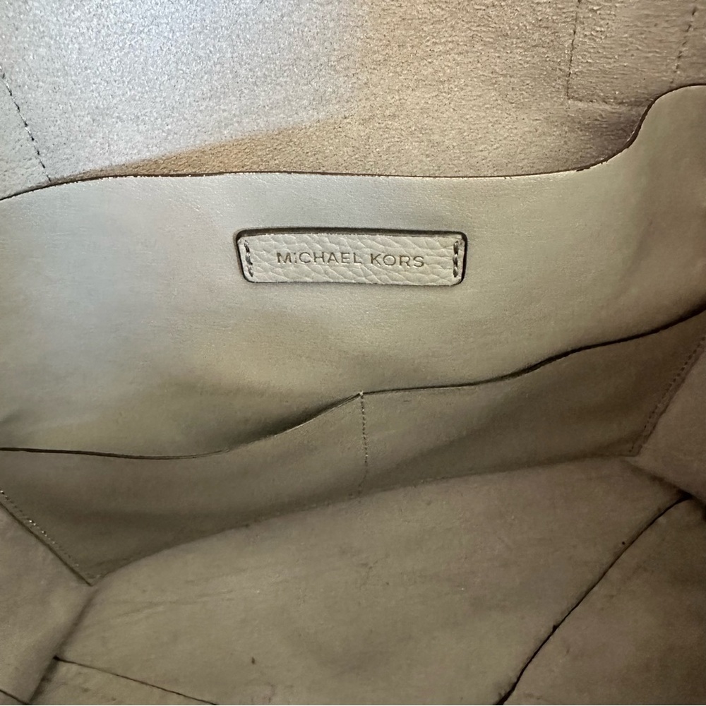 Michael Kors Pebbled Leather Tote & Wallet Set Taupe Gray - Picture 9 of 12